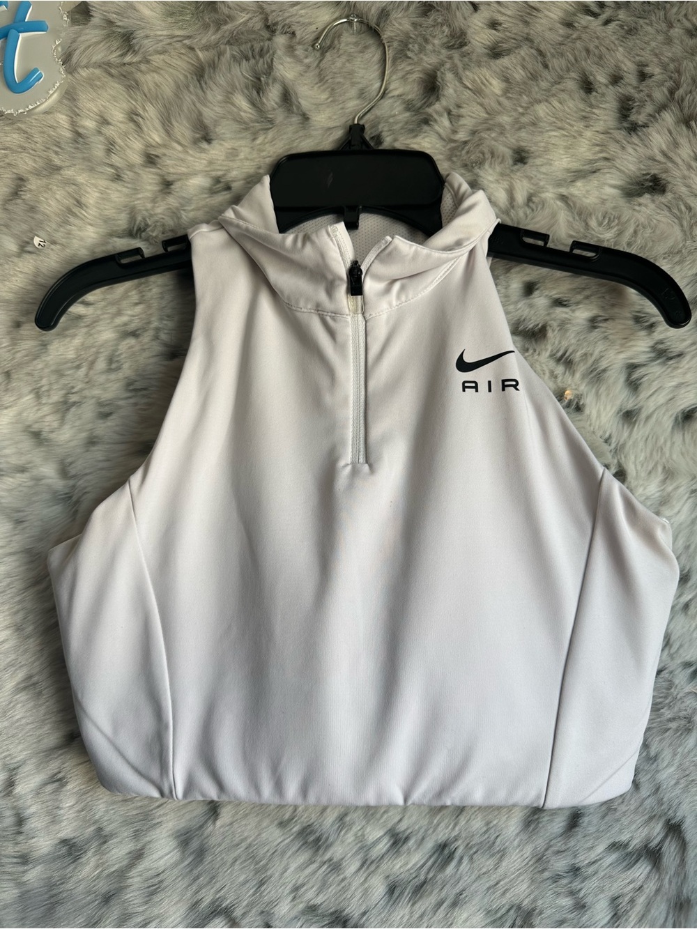 500. Nike White Sleeveless Half-Zip Crop Top bra sz med